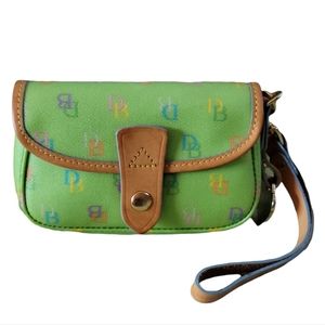 Vintage Dooney and Bourke Green Coated Canvas Wristlet w/ Natural Leathe…